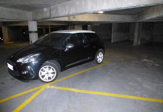 Parking / box, 20 boulevard de la République