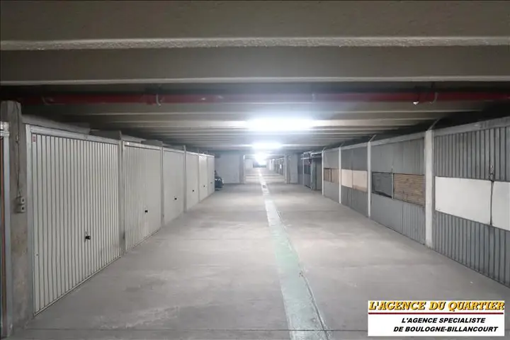 Parking / box, 35 rue des Longs Prés, vendu par L'Agence du Quartier
