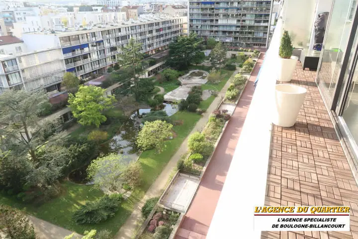 Appartement 3 pièces, 1 place Corneille, vendu par L'Agence du Quartier