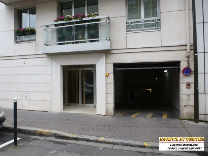 Parking / box, 3 rue Castéja, vendu par L'Agence du Quartier
