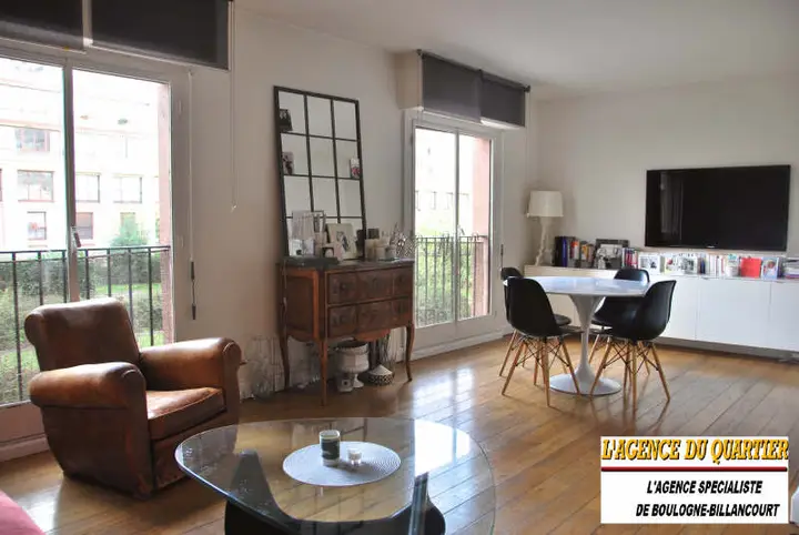 Appartement 3 pièces, 2 place Saint-Germain des Longs Prés, vendu par L'Agence du Quartier