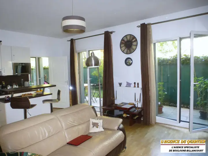 Appartement 2 pièces, 12 allée Robert Doisneau, vendu par L'Agence du Quartier