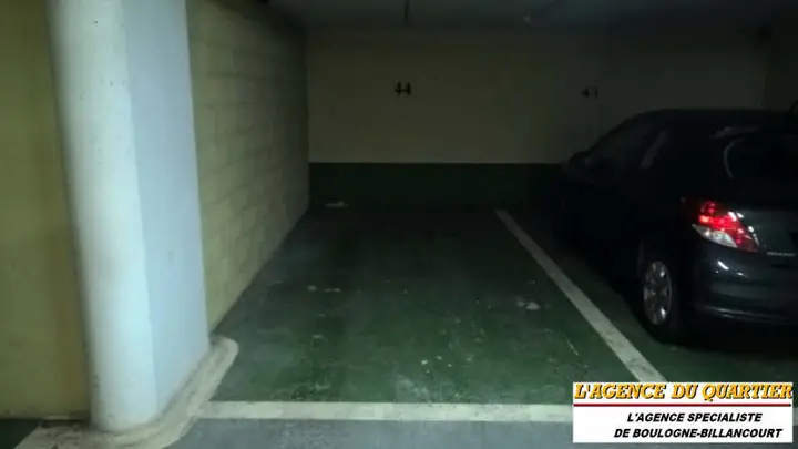 Parking / box, 175 boulevard Jean Jaurès, vendu par L'Agence du Quartier