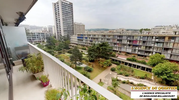 Appartement 3 pièces, 9 place Corneille, vendu par L'Agence du Quartier