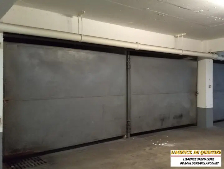 Parking / box, 23 rue des Longs Prés, vendu par L'Agence du Quartier
