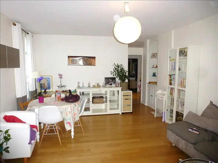Appartement, 158 rue du Vieux Pont de Sèvres, vendu par L'Agence du Quartier