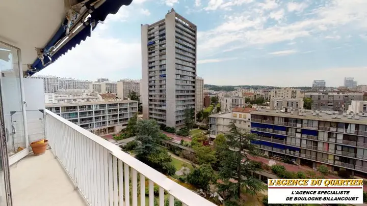 Appartement 3 pièces, 5 place Corneille, vendu par L'Agence du Quartier
