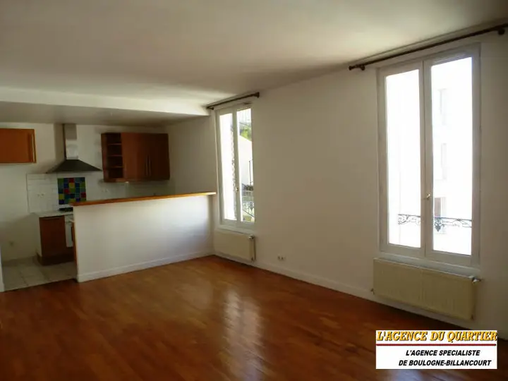 Appartement 4 pièces, 36 rue Yves Kermen, vendu par L'Agence du Quartier