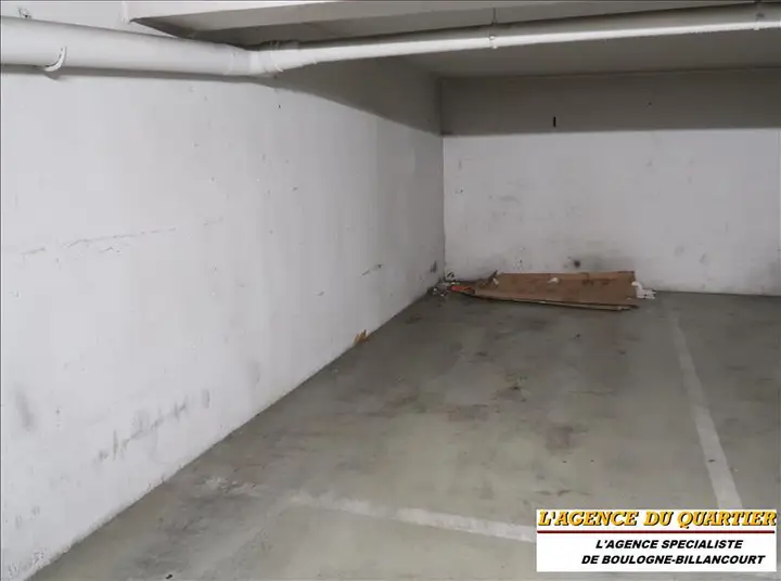 Parking / box, 31 avenue Pierre Grenier, vendu par L'Agence du Quartier