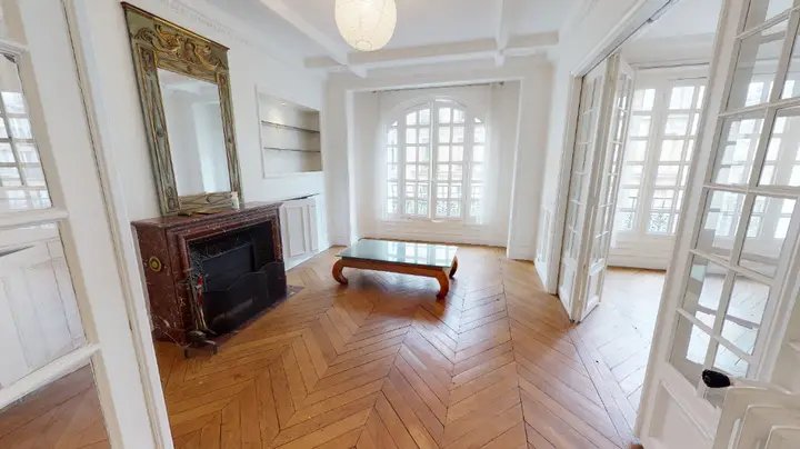 Appartement 4 pièces, rue Poussin, vendu par L'Agence du Quartier