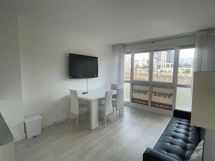 Appartement 2 pièces, 5 quai de Stalingrad, vendu par L'Agence du Quartier