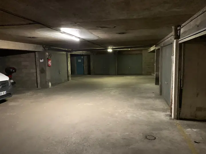 Parking / box, 260 rue du Faubourg Saint-Martin