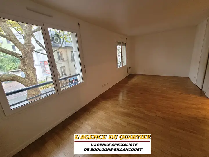 Studio, 39 rue Yves Kermen