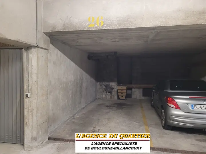 Parking / box, 17 rue Beranger